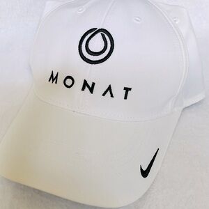 Nike White Monat Legacy91 Dri-Fit Adjustable StrapBack cap.
